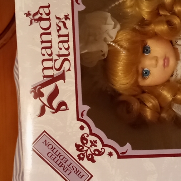 NWT Limited Edition Genuine Hand Painted Porcelain Bride Doll with Doll Stand - Picture 4 of 8